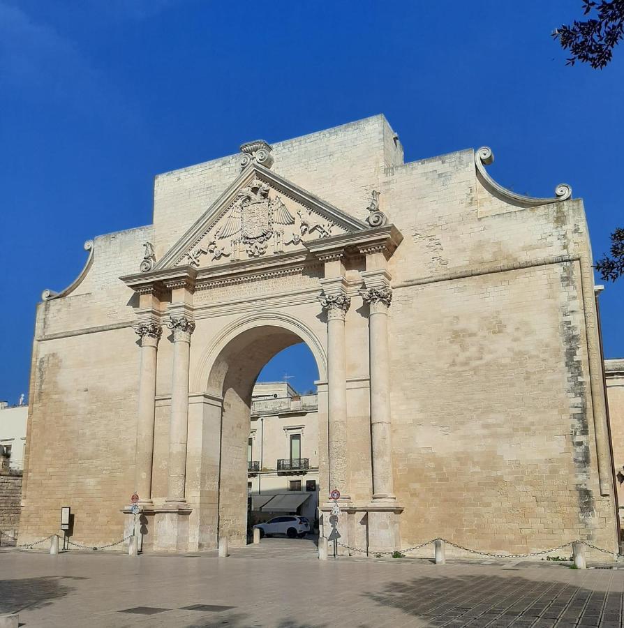 La Dimora Del Pumo Apartment Lecce Bagian luar foto