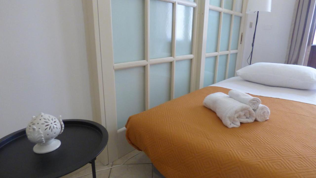La Dimora Del Pumo Apartment Lecce Bagian luar foto