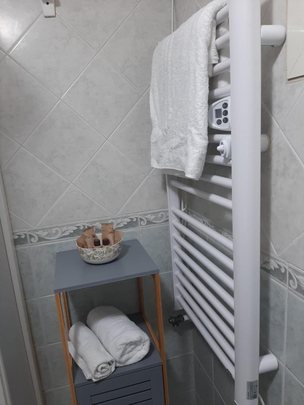 La Dimora Del Pumo Apartment Lecce Bagian luar foto