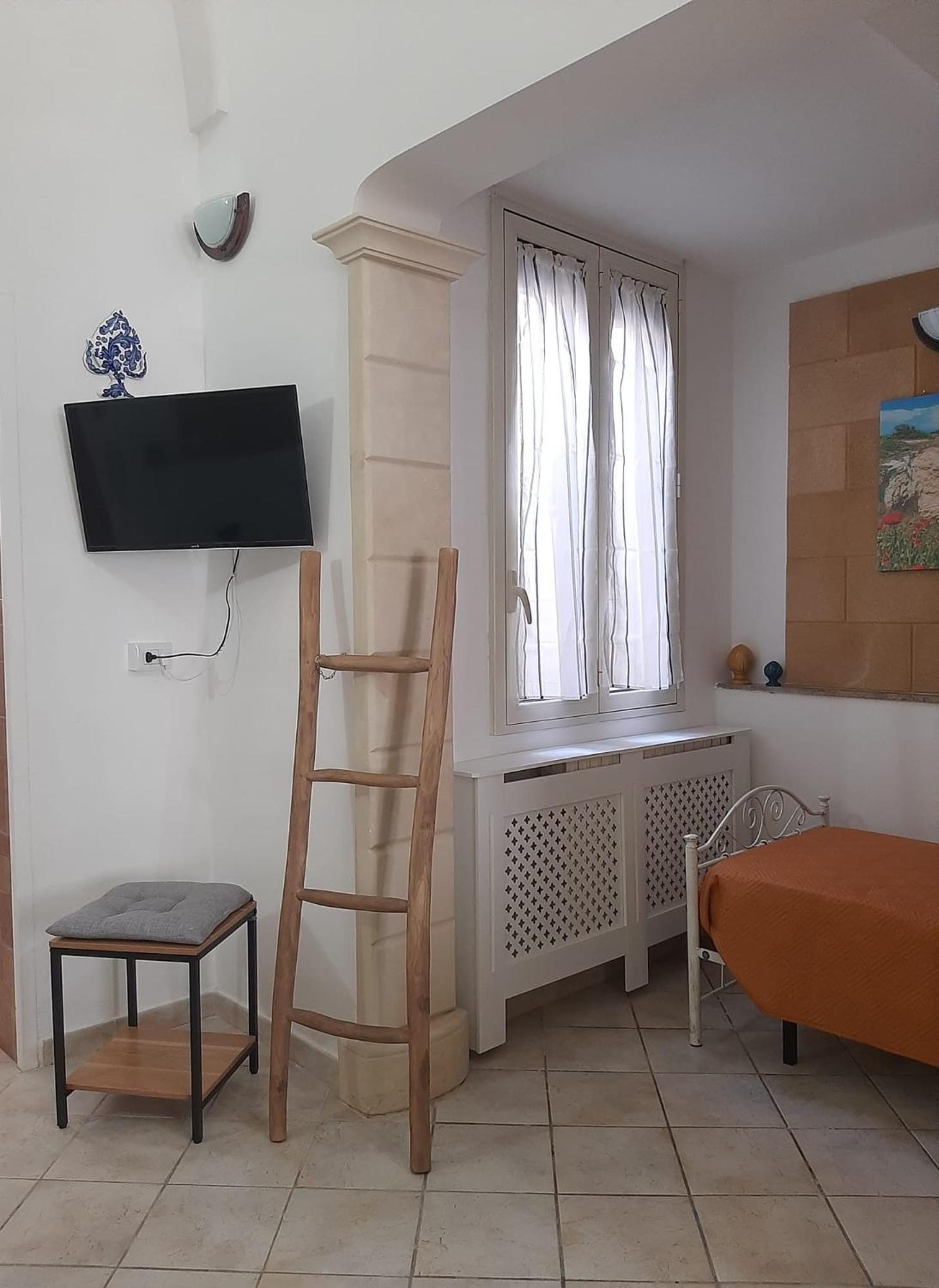 La Dimora Del Pumo Apartment Lecce Bagian luar foto