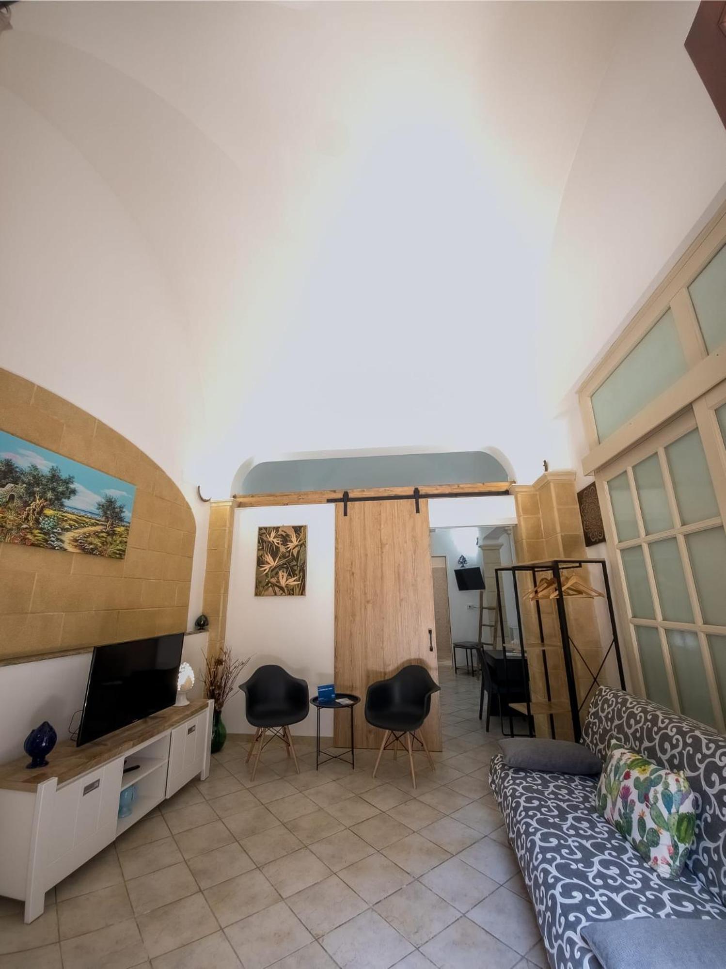 La Dimora Del Pumo Apartment Lecce Bagian luar foto